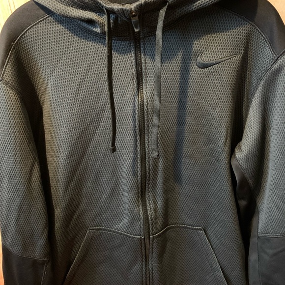 Nike Therma-Fit Hoodie - Picture 3 of 4